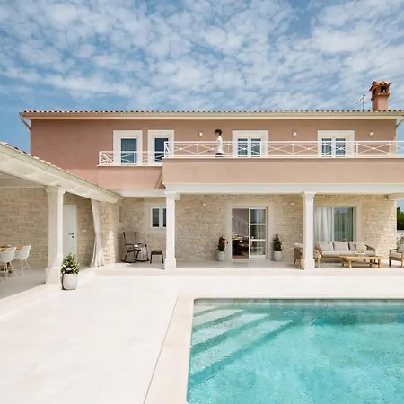 Simona Villa *