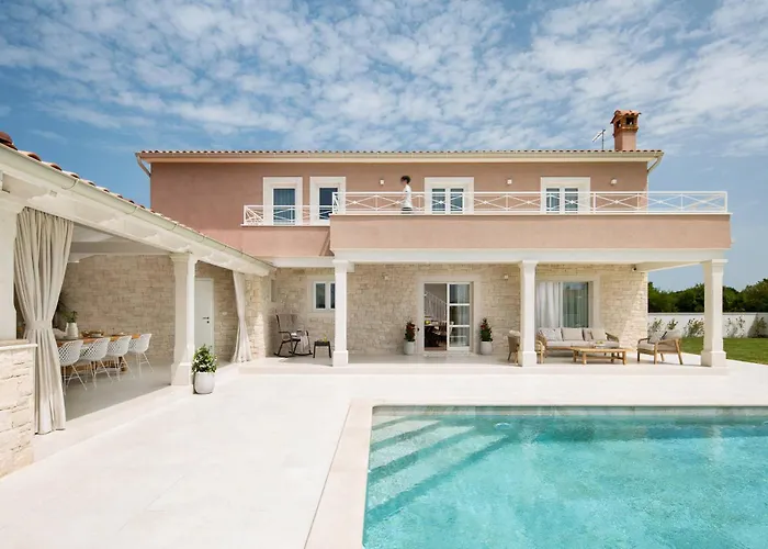 Simona Villa *